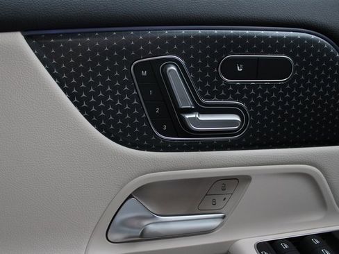 New 2025 Mercedes-Benz GLA 250 4MATIC image 26