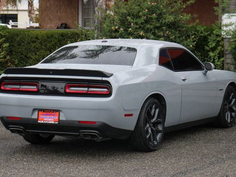 Used 2022 Dodge Challenger R/T w/ Blacktop Package image 9