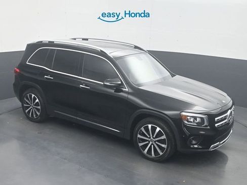 Used 2021 Mercedes-Benz GLB 250 w/ Premium Package image 19