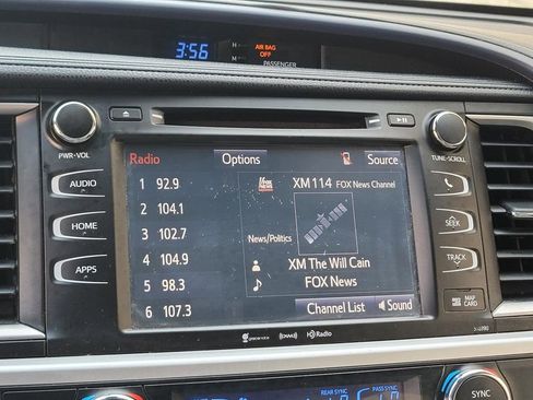 Used 2019 Toyota Highlander XLE image 20