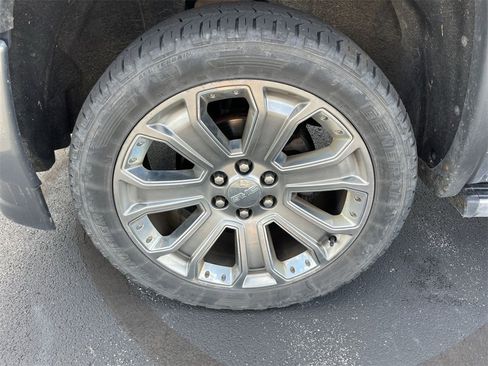 Used 2018 GMC Sierra 1500 Denali w/ Denali Ultimate Package image 32