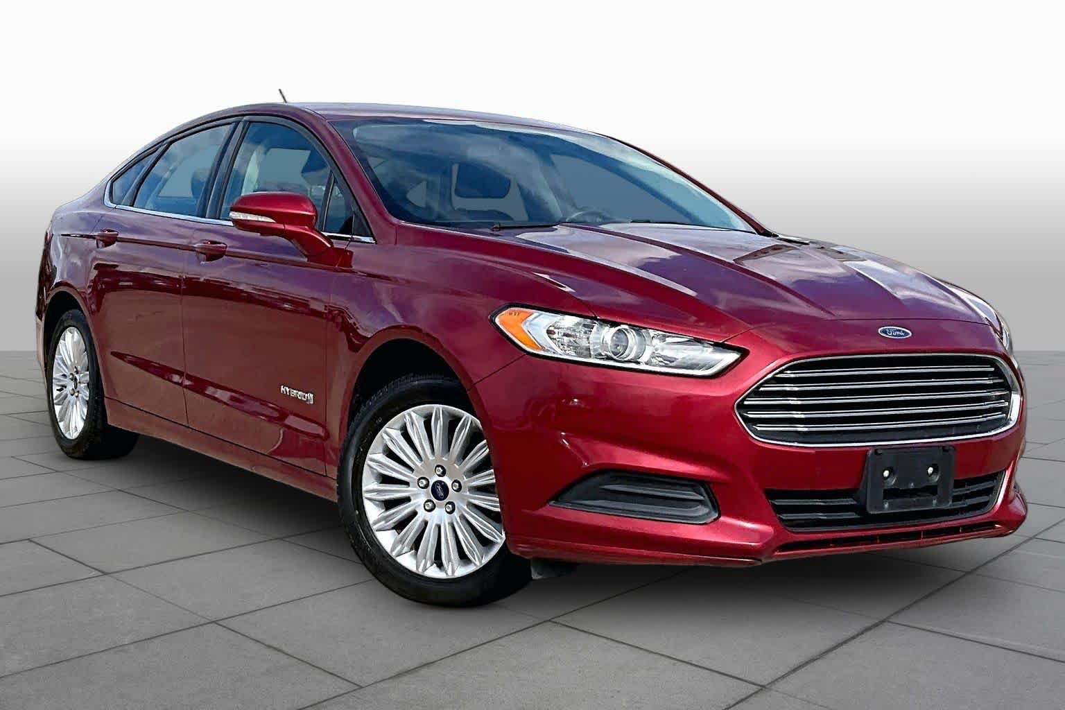 Used 2016 Ford Fusion SE FWD image 3