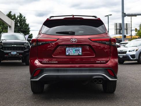 Used 2021 Toyota Highlander XSE AWD/4WD image 8