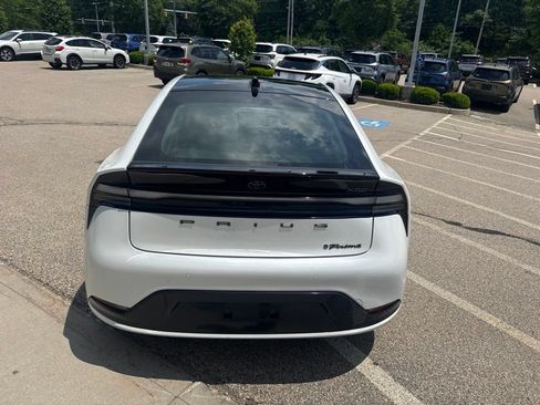 Used 2024 Toyota Prius Prime Premium w/ Advanced Technology Package FWD image 3