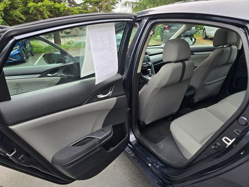 Used 2018 Honda Civic EX image 9
