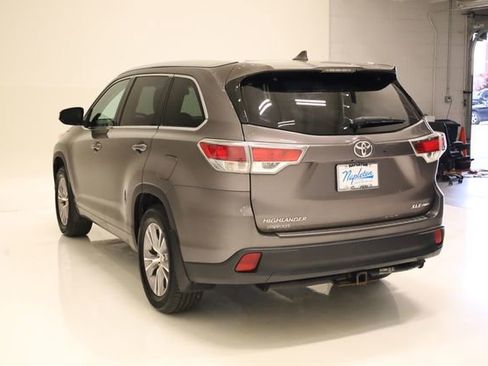 Used 2014 Toyota Highlander XLE AWD/4WD image 7