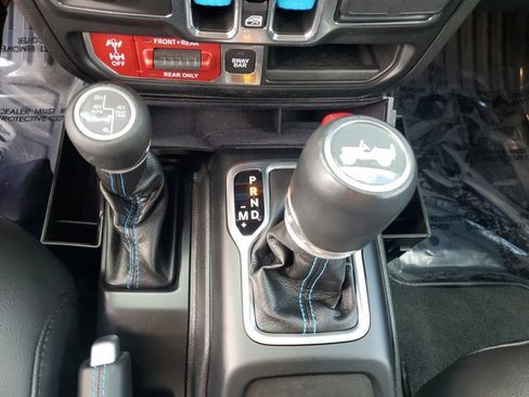 Used 2023 Jeep Wrangler Rubicon image 30