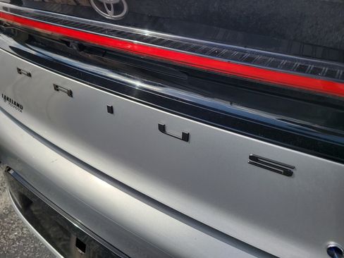 Certified 2024 Toyota Prius XLE FWD image 11