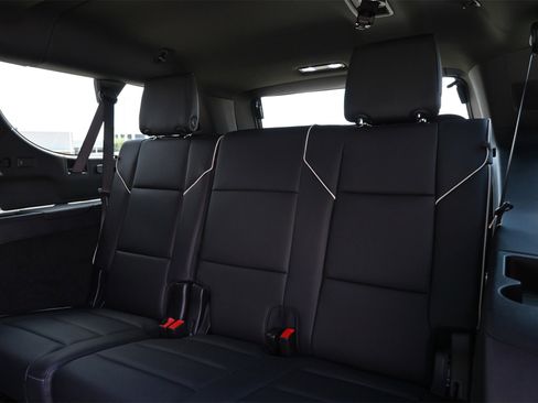 New 2025 Cadillac Escalade ESV Premium Luxury w/ LPO, Radiant Package image 21