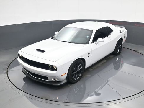 Used 2022 Dodge Challenger R/T w/ Blacktop Package image 27