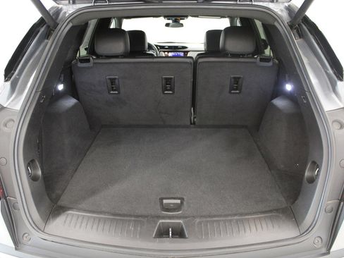 Certified 2022 Cadillac XT5 Luxury image 8