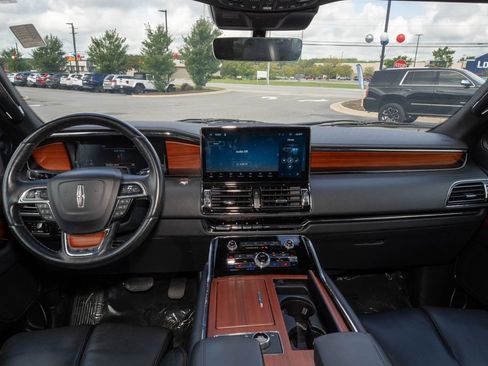 Used 2024 Lincoln Navigator Reserve AWD/4WD image 19