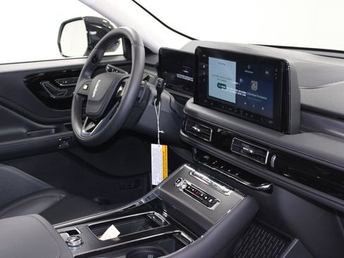 New 2026 Lincoln Aviator AWD image 31