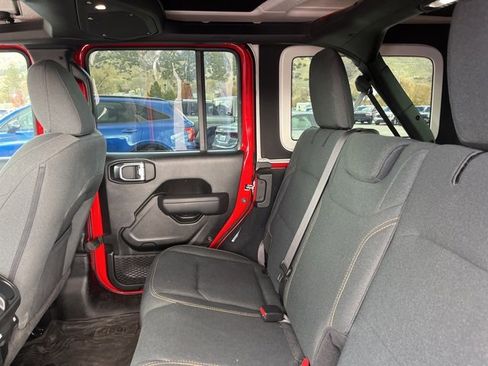 Used 2024 Jeep Wrangler Sport S image 15