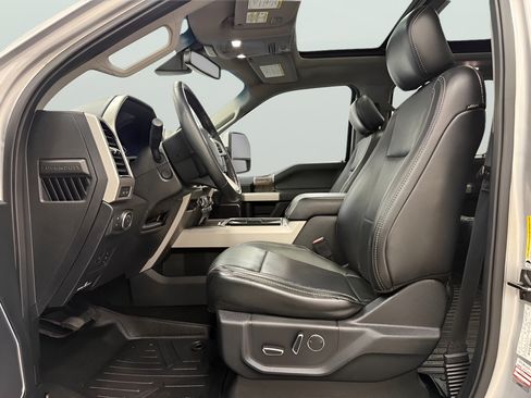 Used 2019 Ford F250 Lariat w/ Lariat Ultimate Package AWD/4WD image 12