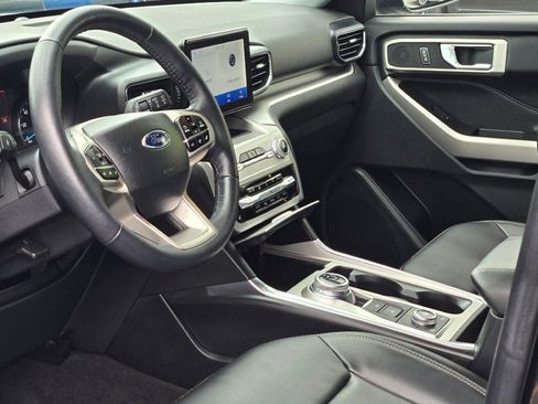 Used 2022 Ford Explorer XLT w/ Equipment Group 202A image 24