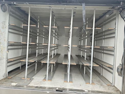 Used 2007 Ford E-450 and Econoline 450 image 2