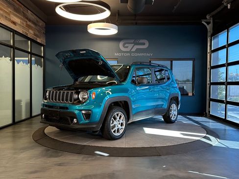 Used 2022 Jeep Renegade Latitude AWD/4WD image 24
