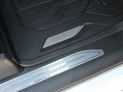 New 2026 GMC Sierra 1500 SLE w/ Preferred Package image 28