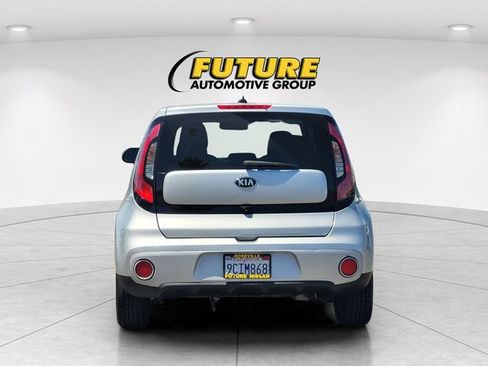 Used 2017 Kia Soul + FWD image 8