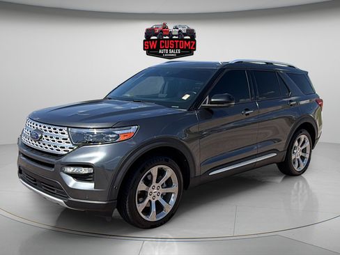 Used 2020 Ford Explorer Platinum w/ Premium Technology Package AWD/4WD image 3
