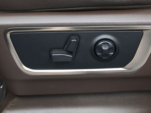 Used 2025 RAM 1500 Limited image 12