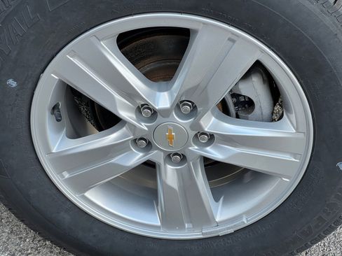 Used 2022 Chevrolet Trax LT w/ LT Convenience Package AWD/4WD image 37