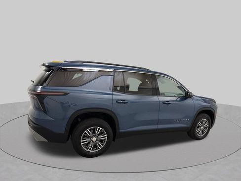 Used 2024 Chevrolet Traverse LT FWD image 6