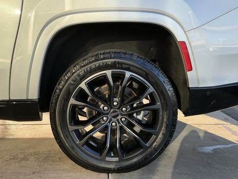 Used 2024 Jeep Grand Wagoneer L Series II w/ Quick Order Packagew 28T image 27