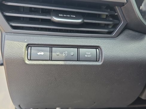 Used 2024 Nissan Altima 2.5 SV FWD image 24