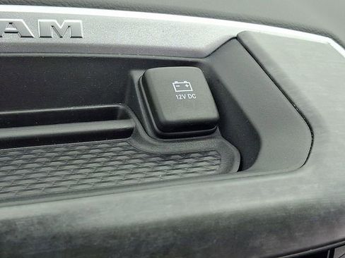 Used 2022 RAM 1500 Big Horn AWD/4WD image 28
