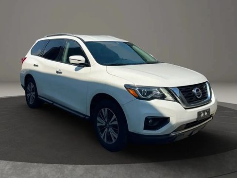 Used 2018 Nissan Pathfinder SV AWD/4WD image 11