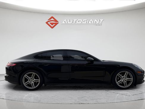Used 2019 Porsche Panamera 4 image 12