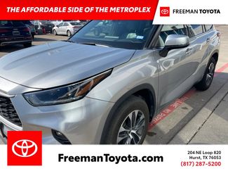 Used 2021 Toyota Highlander XLE FWD video 1