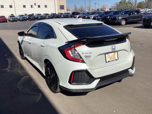 Used 2019 Honda Civic EX image 4