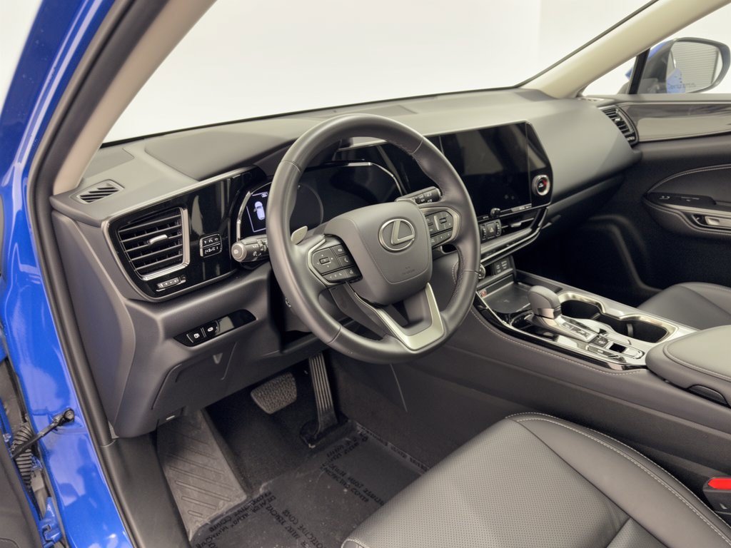 Certified 2025 Lexus NX 250 FWD w/ Towing Package (2000 Lbs) image 4