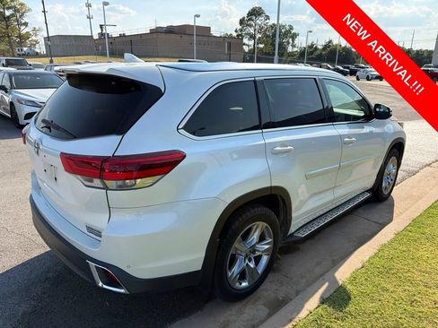 Used 2018 Toyota Highlander Limited FWD image 4