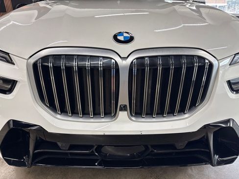 Used 2024 BMW X7 xDrive40i w/ M Sport Package AWD/4WD image 18