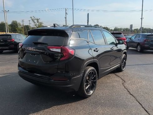 Used 2023 GMC Terrain SLT w/ Elevation Edition AWD/4WD image 7