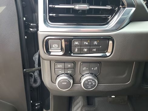 Used 2025 GMC Yukon Denali image 34