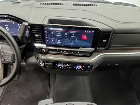 Used 2025 GMC Sierra 1500 SLT image 27