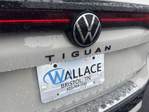 New 2026 Volkswagen Tiguan SE R-Line image 6