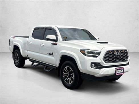 Used 2020 Toyota Tacoma TRD Sport AWD/4WD image 3