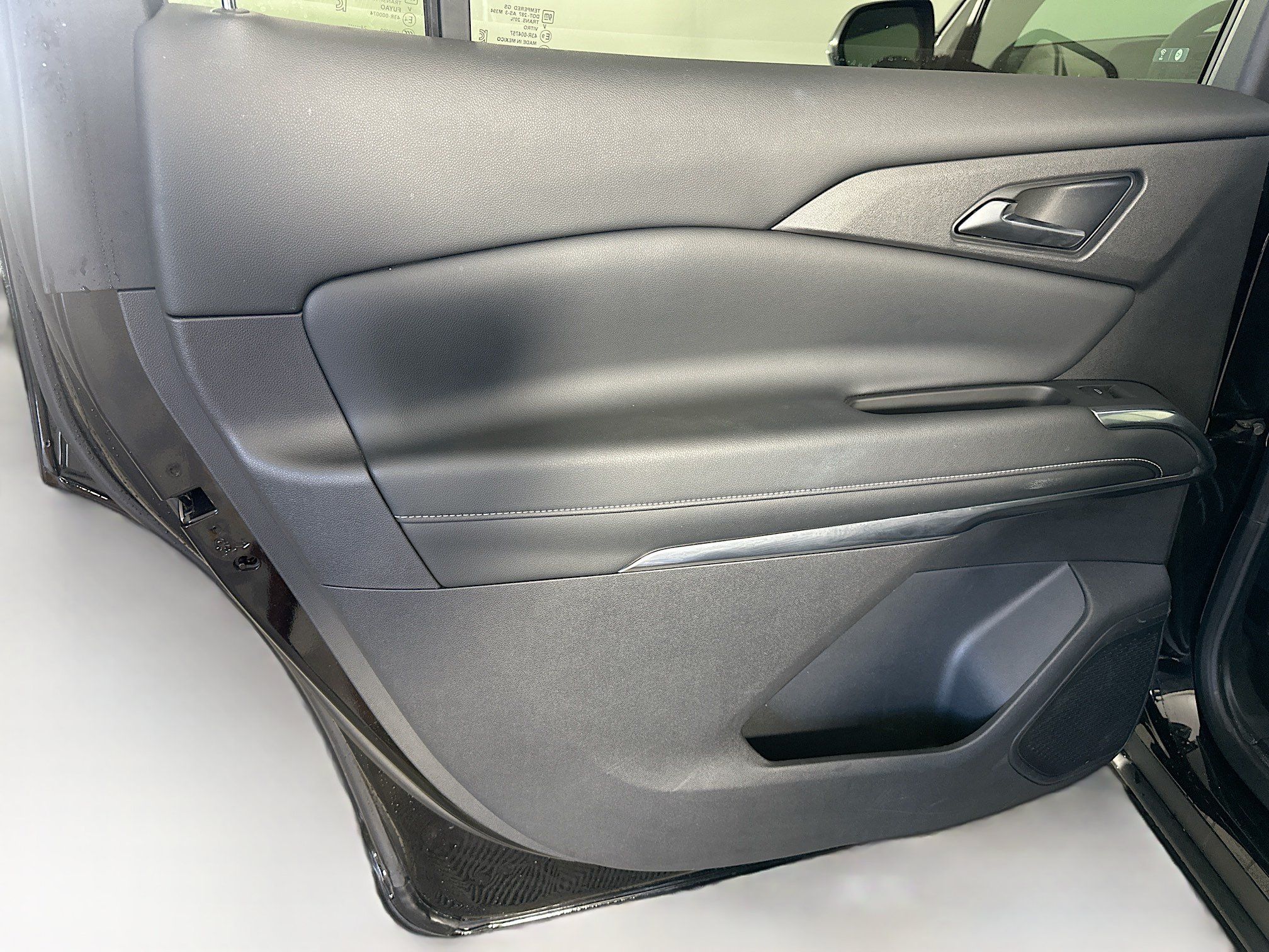 Used 2025 Chevrolet Traverse LT AWD/4WD image 25