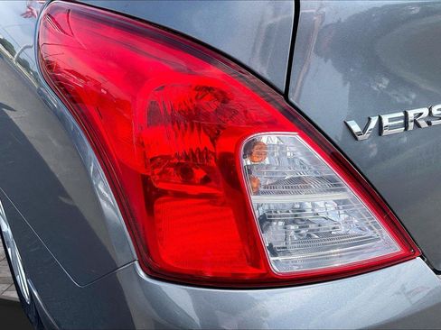 Used 2016 Nissan Versa SV w/ Fog Lights Package FWD image 29