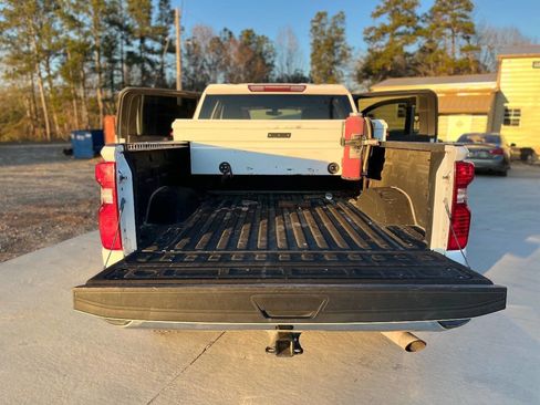 Used 2020 Chevrolet Silverado 2500 LT w/ Convenience Package image 15