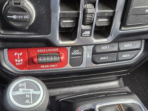 Used 2022 Jeep Gladiator Mojave w/ LED Lighting Group AWD/4WD image 17