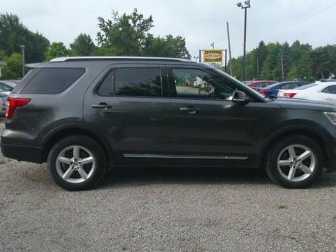 Used 2016 Ford Explorer XLT w/ Equipment Group 202A AWD/4WD image 12