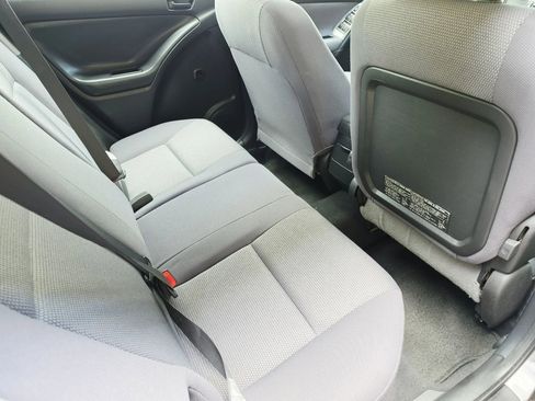Used 2006 Pontiac Vibe w/ Sun And Sound Package FWD image 12