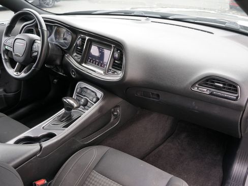 Used 2019 Dodge Challenger SXT w/ Blacktop Package image 18